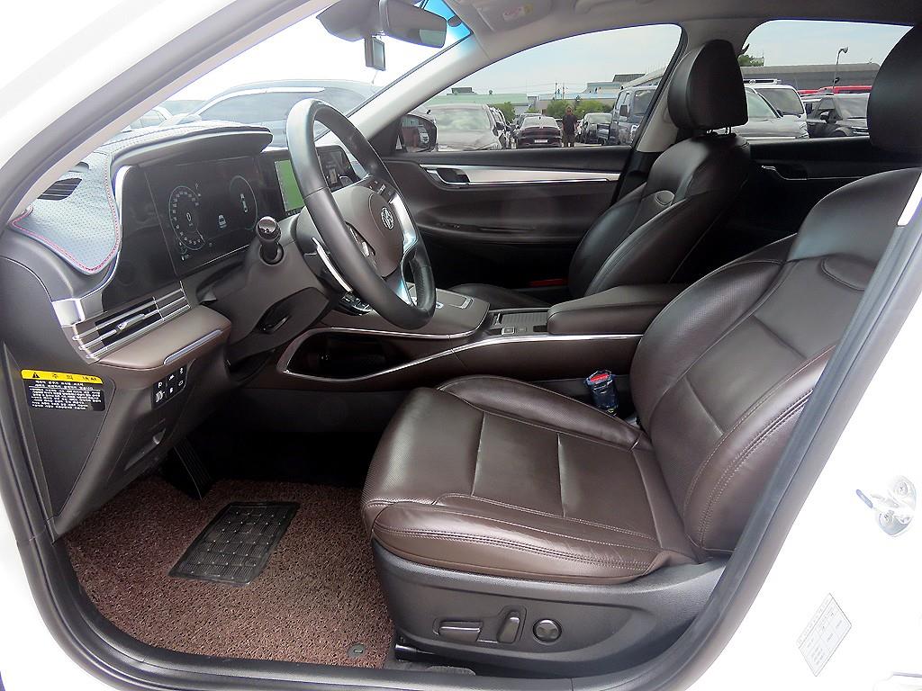 HYUNDAI Grandeur - Vista 6