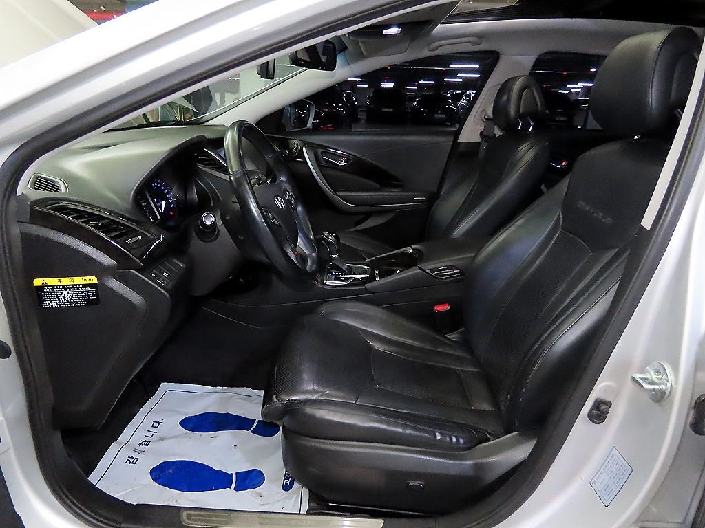 HYUNDAI Grandeur - Vista 6