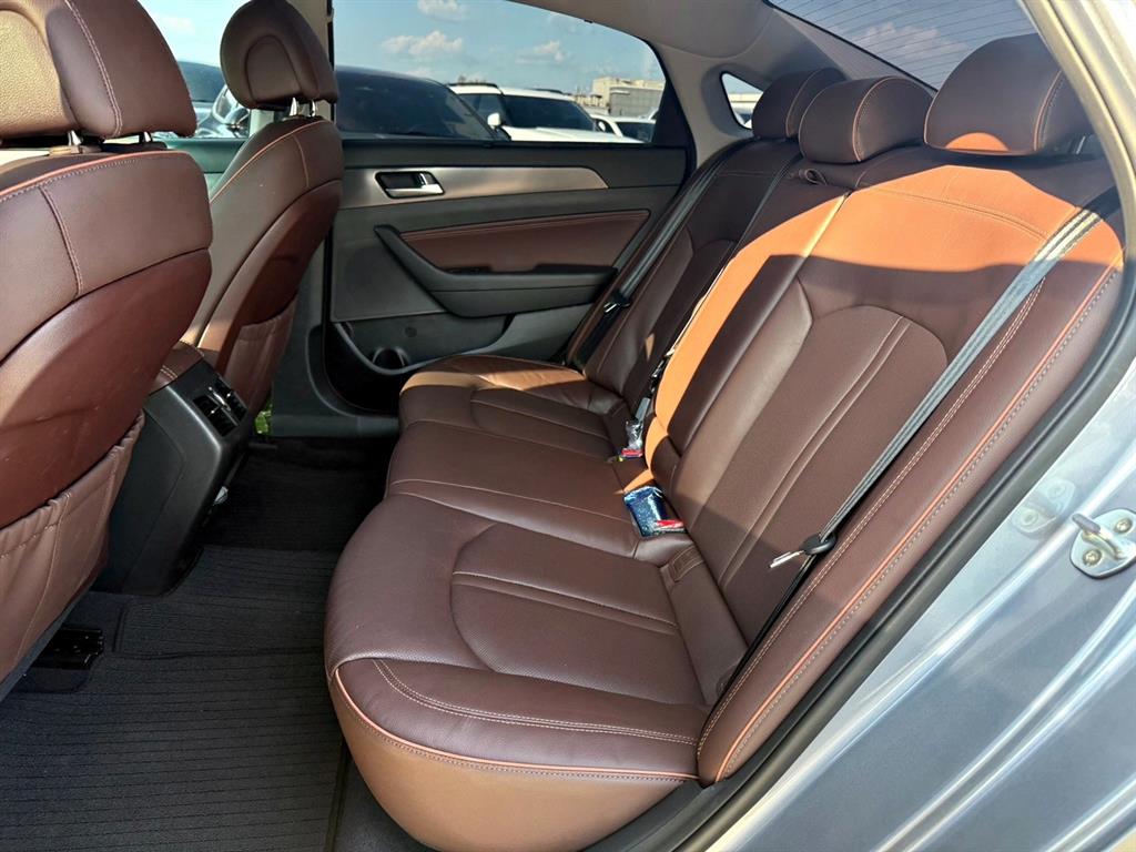 HYUNDAI Sonata - Vista 8