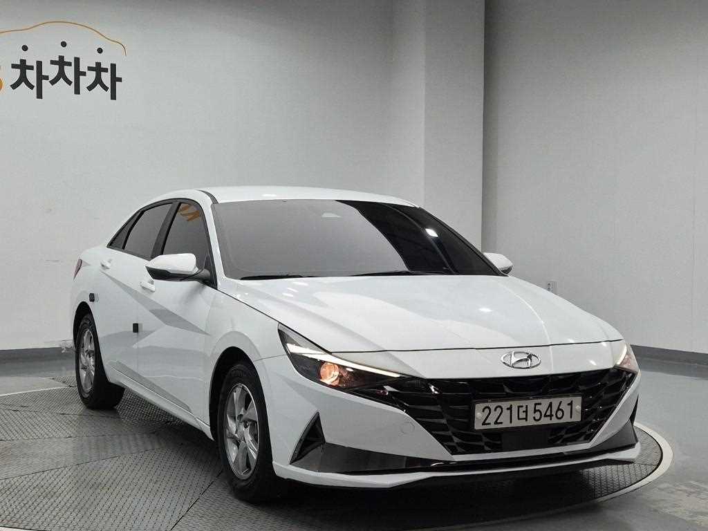 HYUNDAI Avante - Vista 4