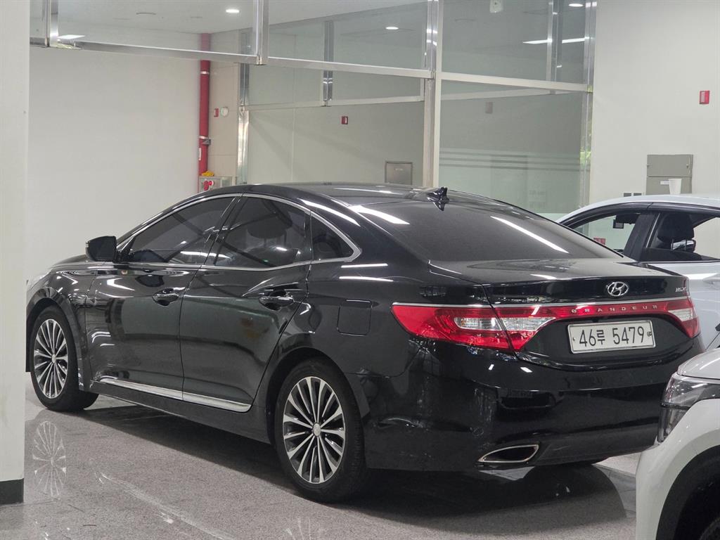 HYUNDAI Grandeur - Vista 4