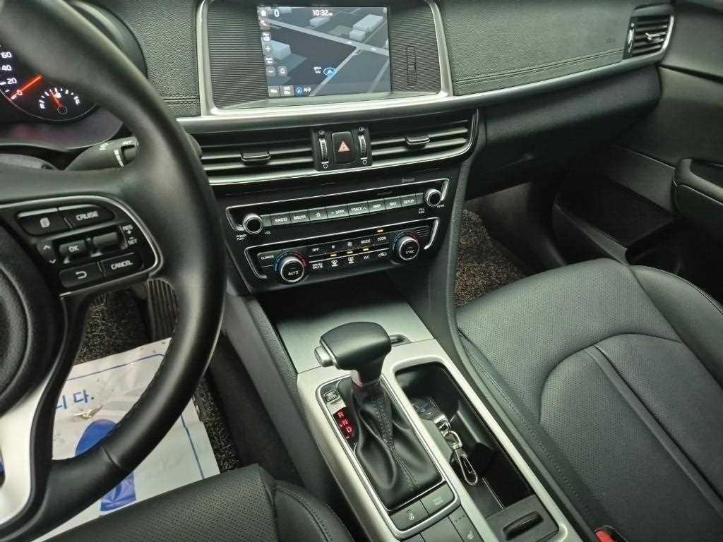 KIA K5 - Vista 10