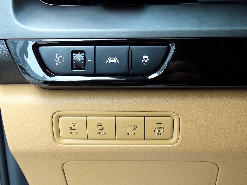 KIA Carnival - Vista 11