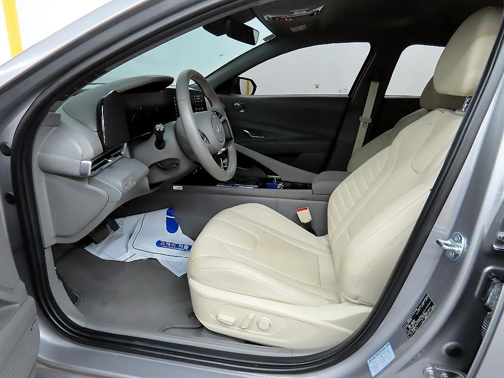 HYUNDAI Avante - Vista 5