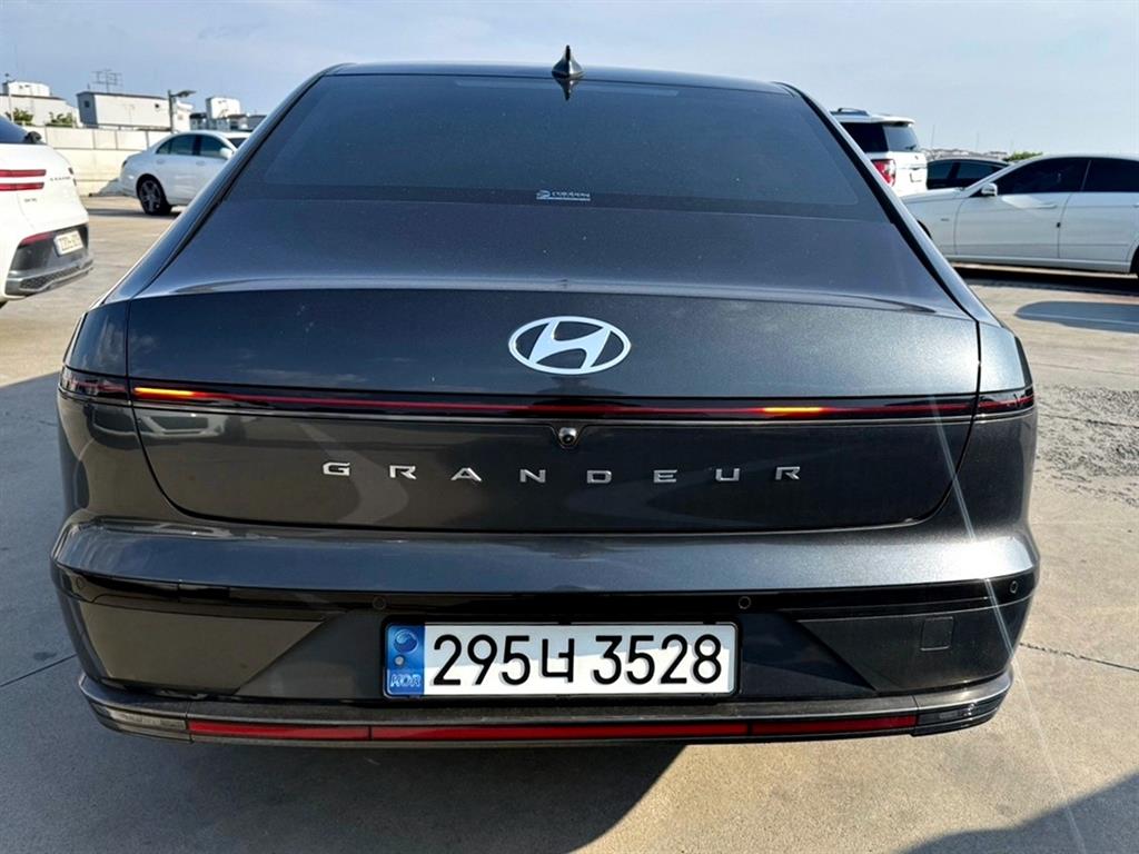 HYUNDAI Grandeur - Vista 3