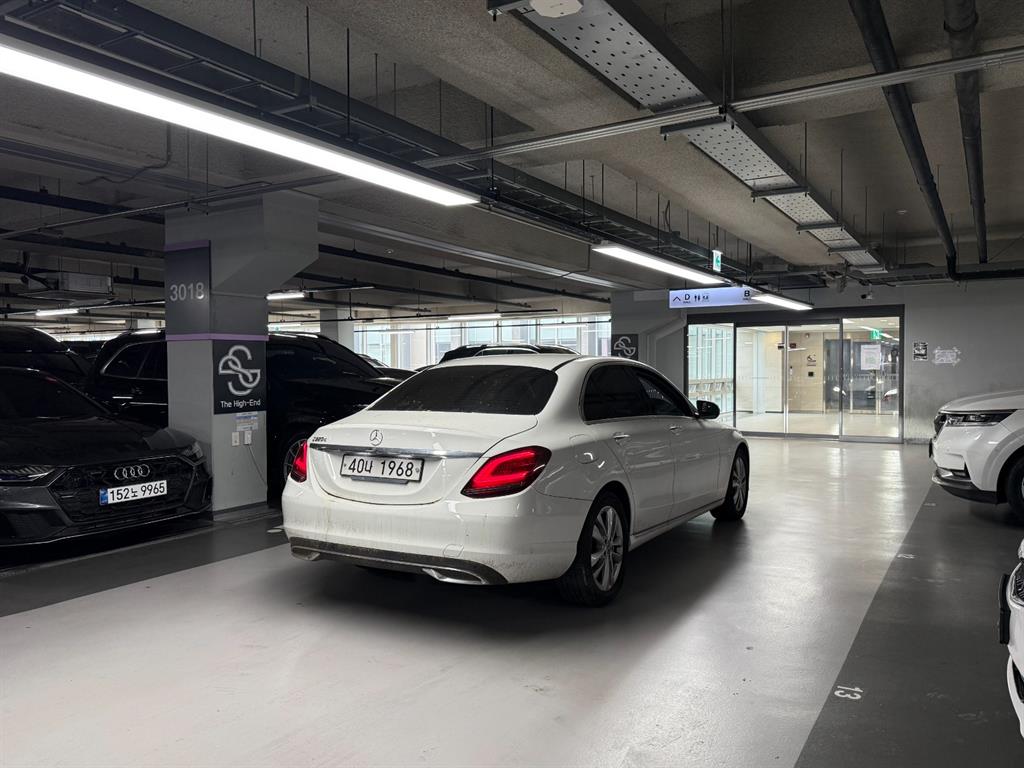 Mercedes Benz C Class - Vista 4