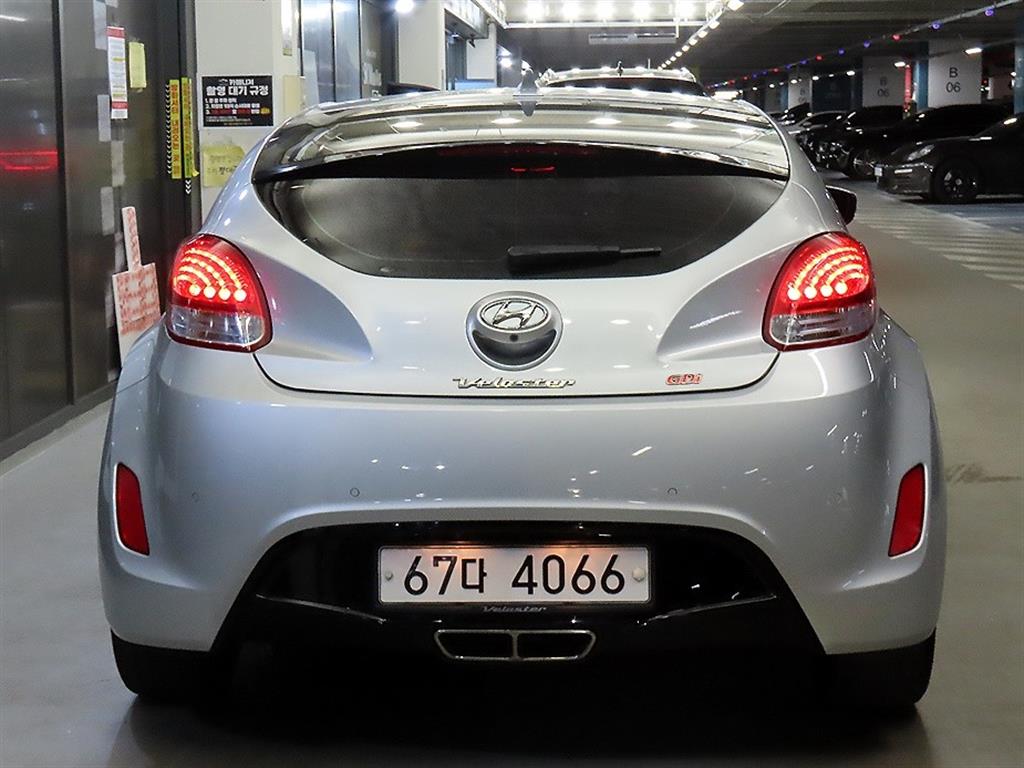 HYUNDAI Veloster - Vista 5