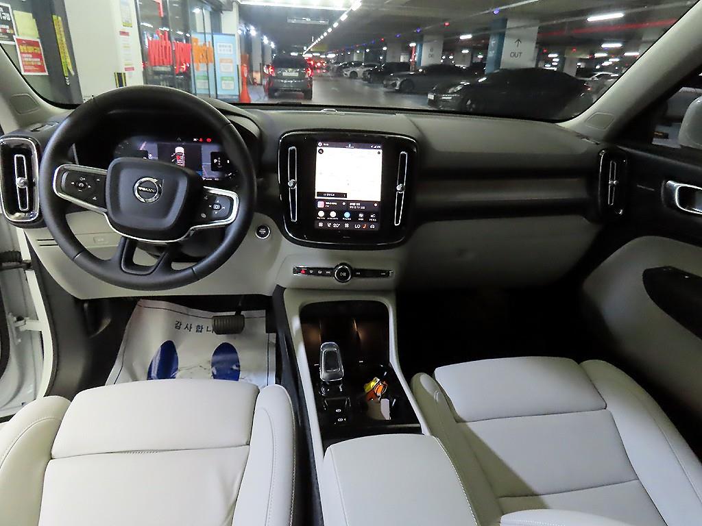 Volvo XC40 - Vista 10