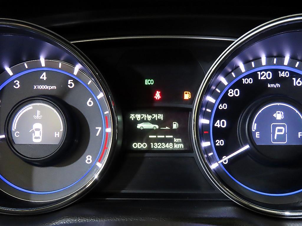 HYUNDAI Sonata - Vista 9