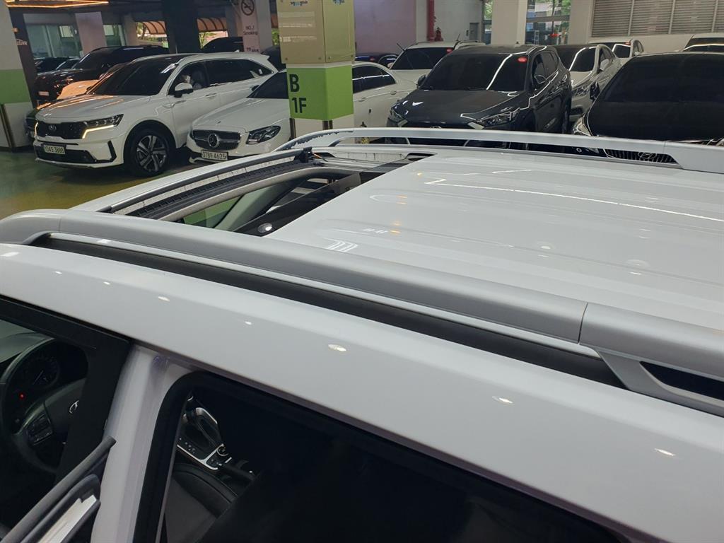 HYUNDAI Venue 2020 Blanco - Importación desde Corea - HF Imports Iquique - Foto 16
