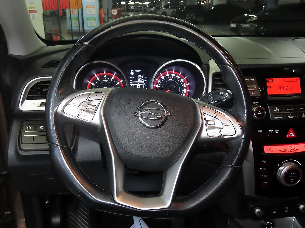Ssangyong Tivoli - Vista 8
