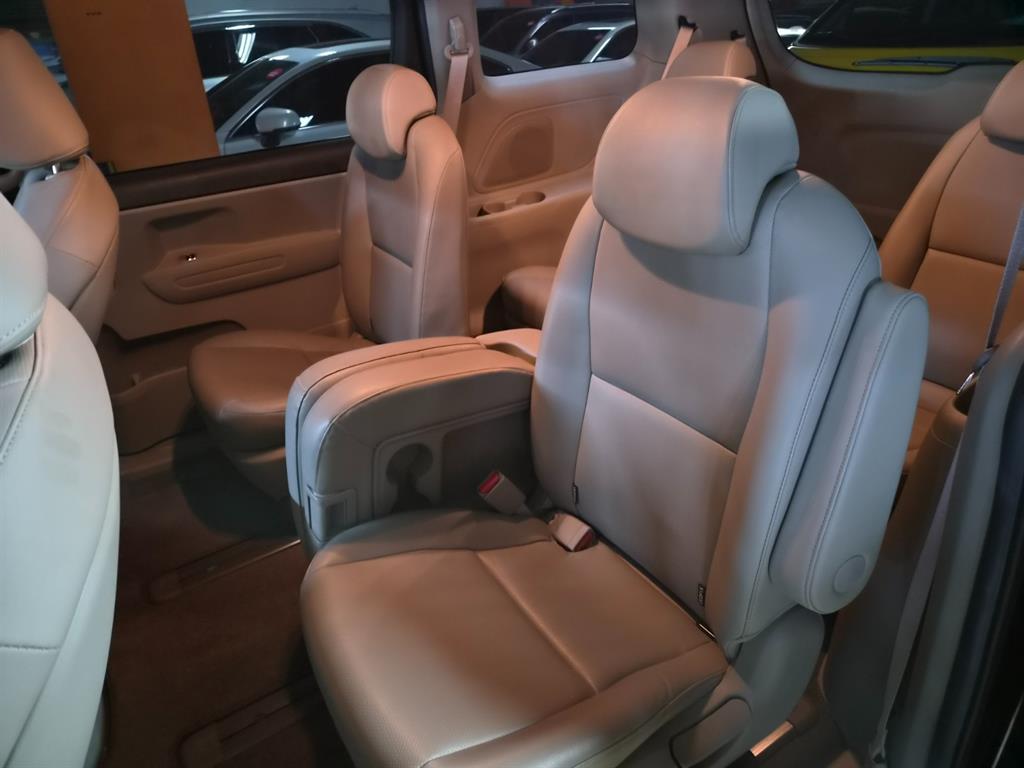KIA Carnival 2019 Negro - Importación desde Corea - HF Imports Iquique - Foto 18