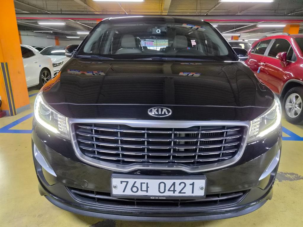 KIA Carnival - Vista 2