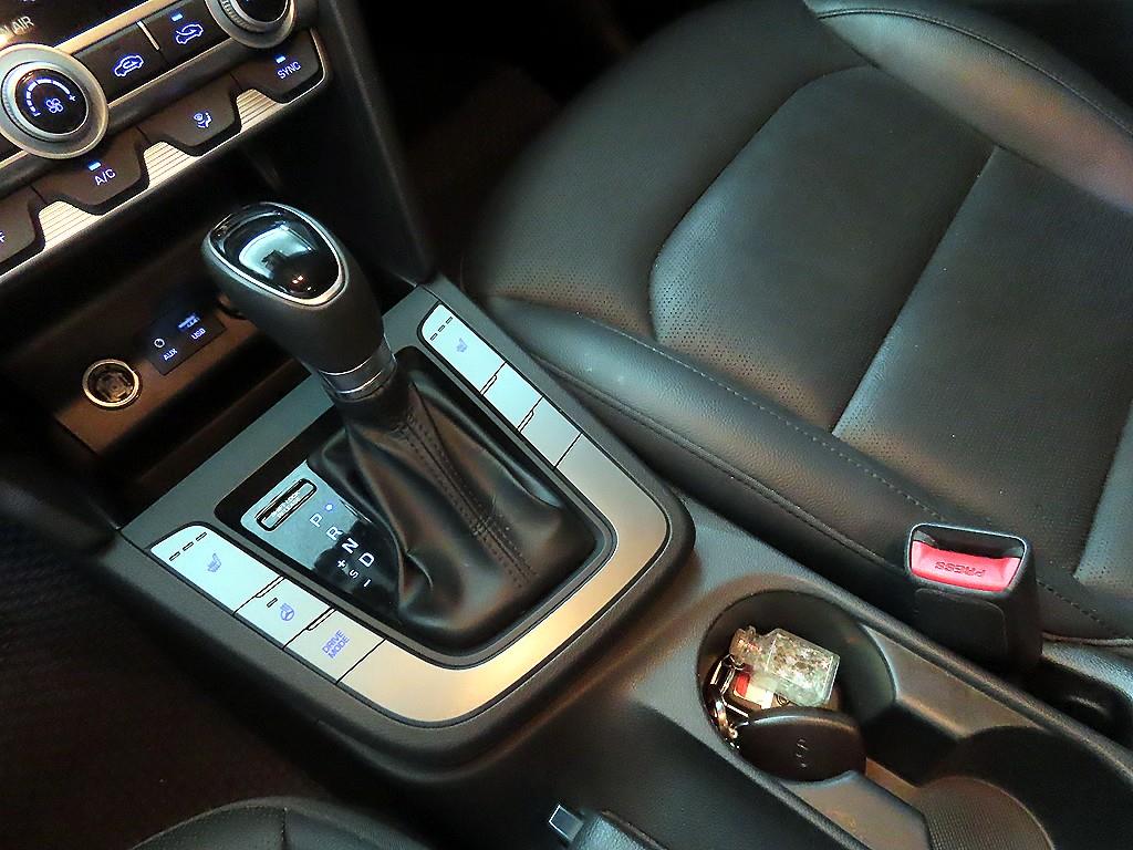 HYUNDAI Avante - Vista 12