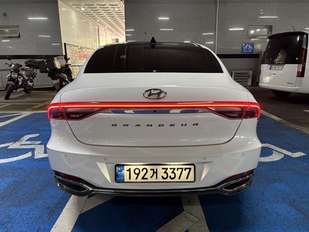 HYUNDAI Grandeur - Vista 4