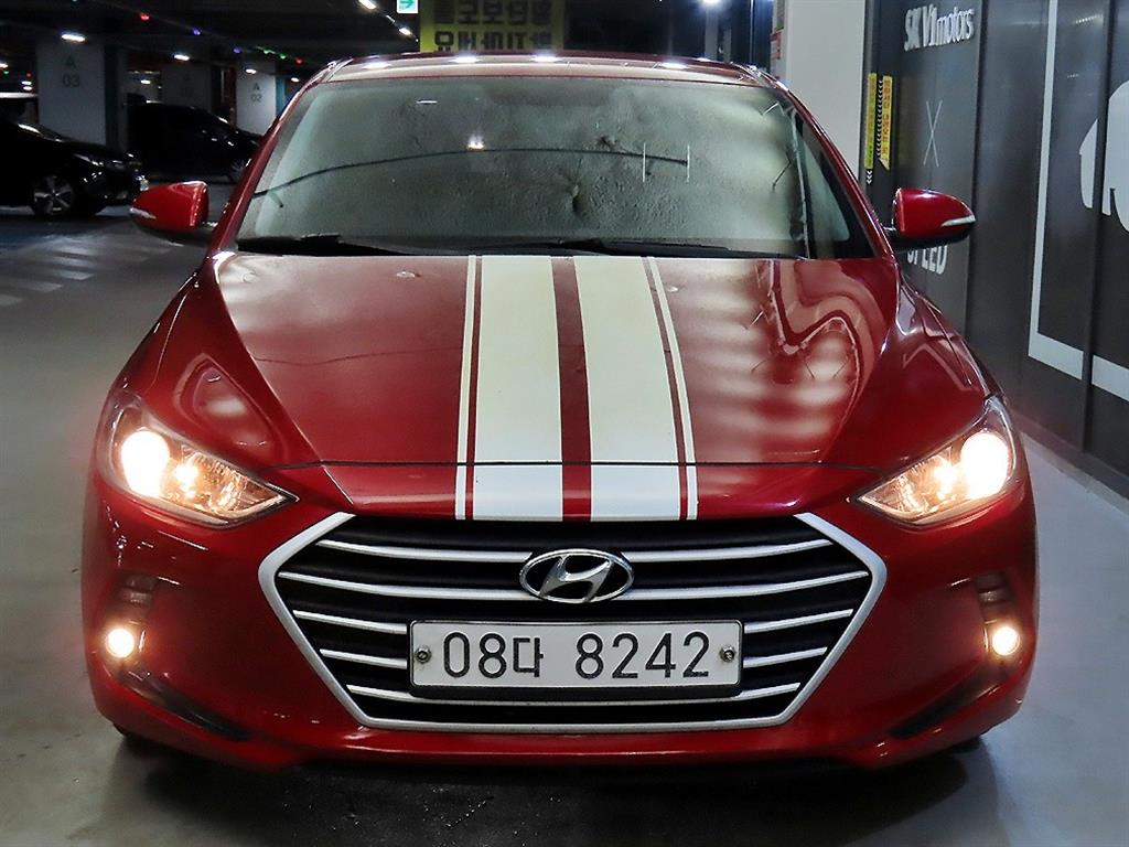 HYUNDAI Avante - Vista 2