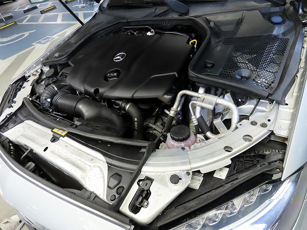 Mercedes Benz C Class 2018 Gris - Importación desde Corea - HF Imports Iquique - Foto 19