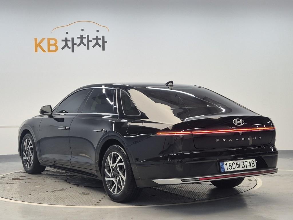 HYUNDAI Grandeur - Vista 2