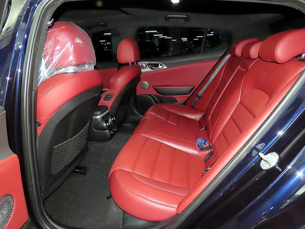 KIA Stinger - Vista 7