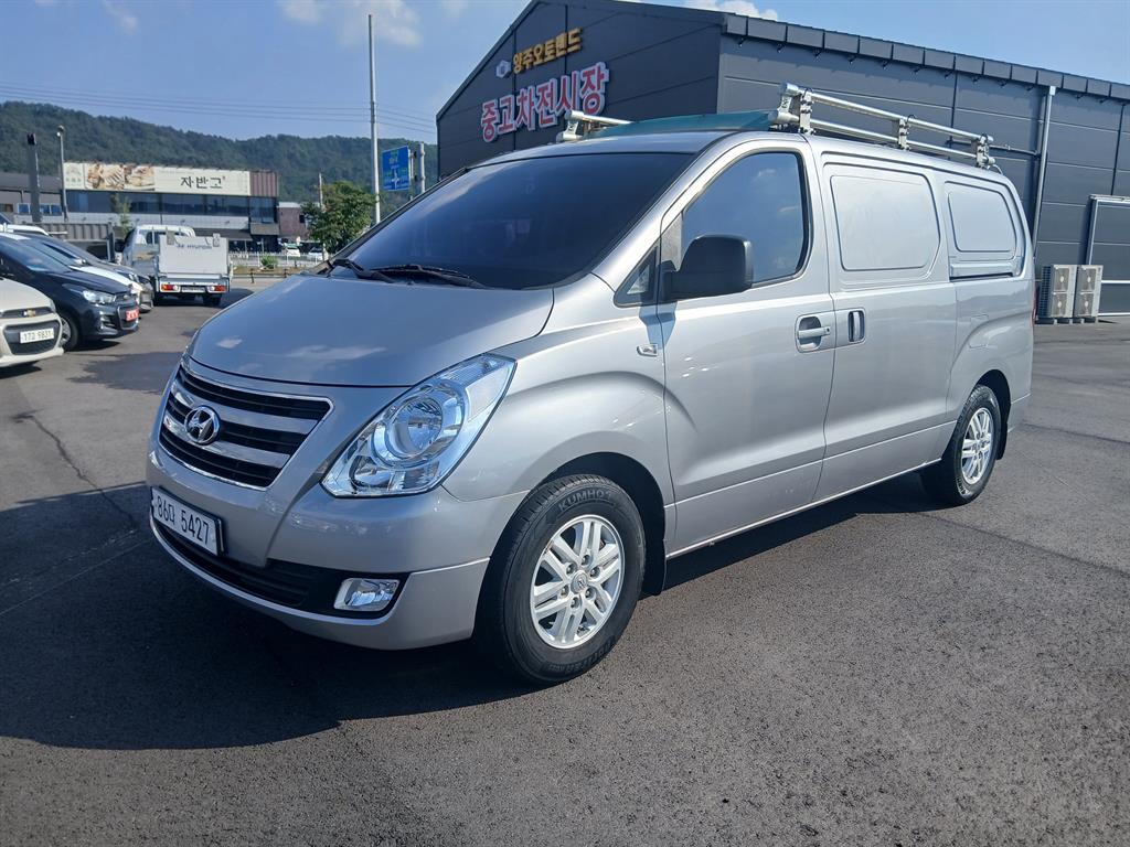 HYUNDAI Starex - Vista 4