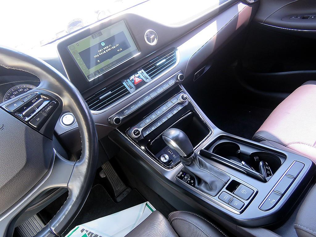 HYUNDAI Grandeur - Vista 10