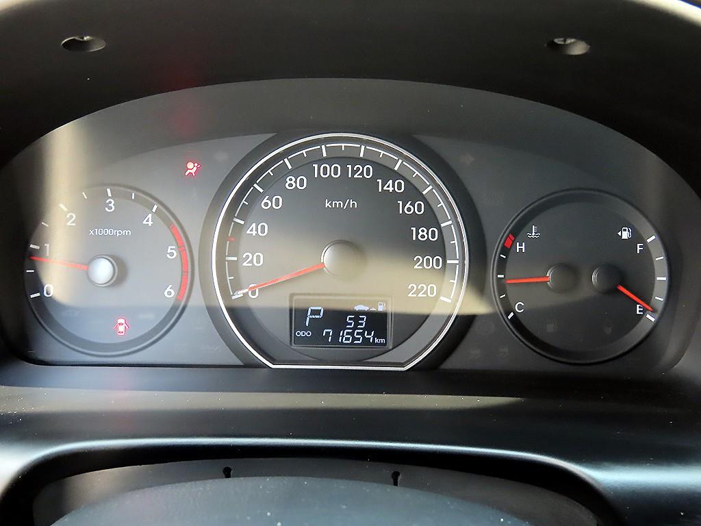 HYUNDAI Starex - Vista 8