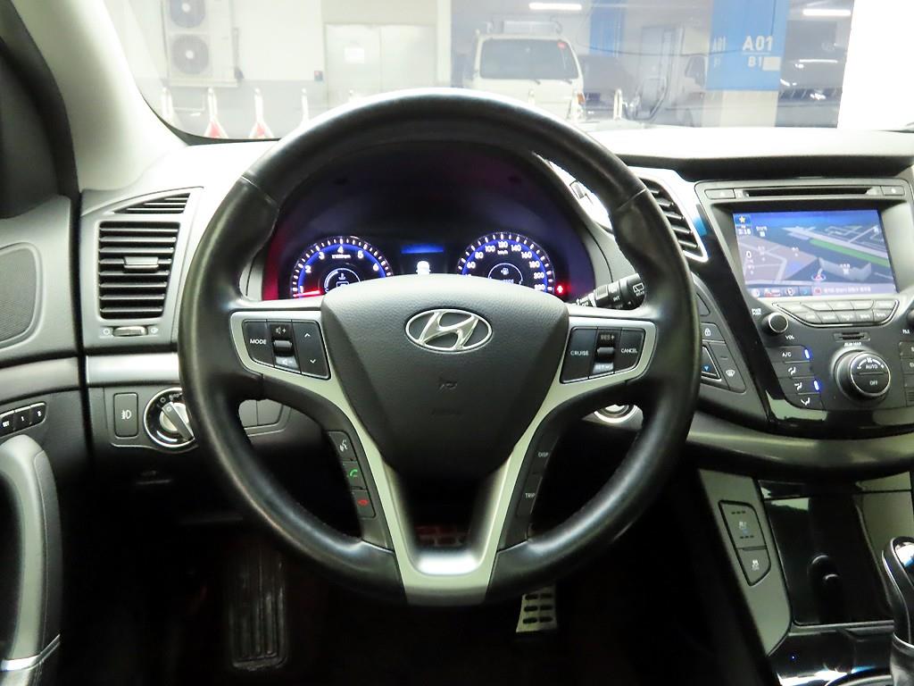 HYUNDAI i40 - Vista 7