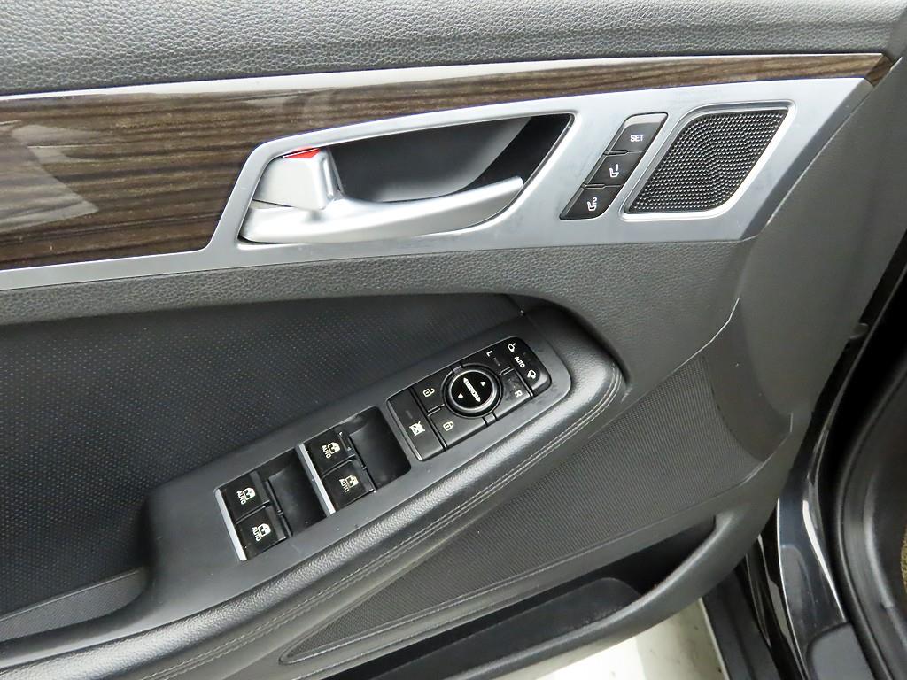 Genesis G80 - Vista 12