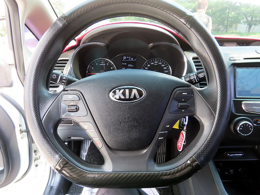 KIA K3 - Vista 8