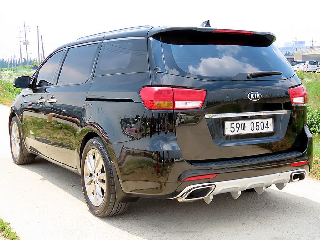 KIA Carnival - Vista 3