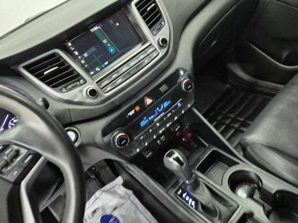 HYUNDAI Tucson - Vista 10