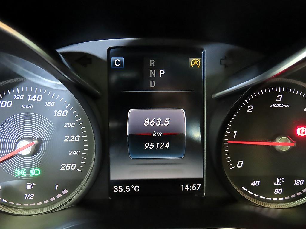Mercedes Benz C Class - Vista 9