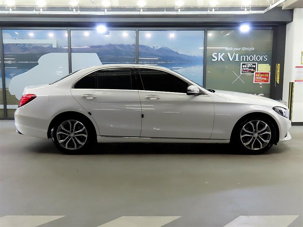 Mercedes Benz C Class - Vista 3