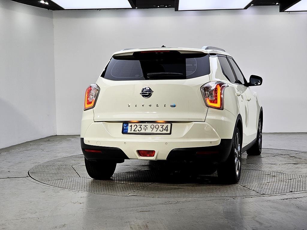 Ssangyong Tivoli - Vista 3