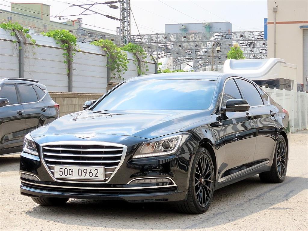 HYUNDAI Genesis - Vista 2