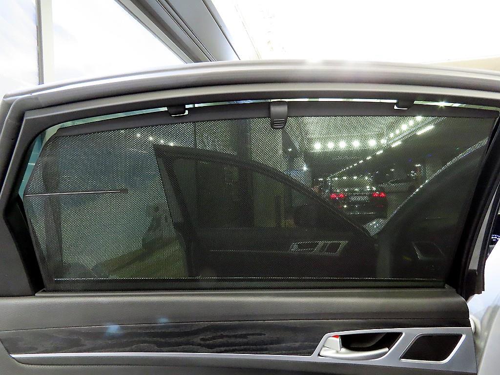 HYUNDAI Genesis - Vista 12