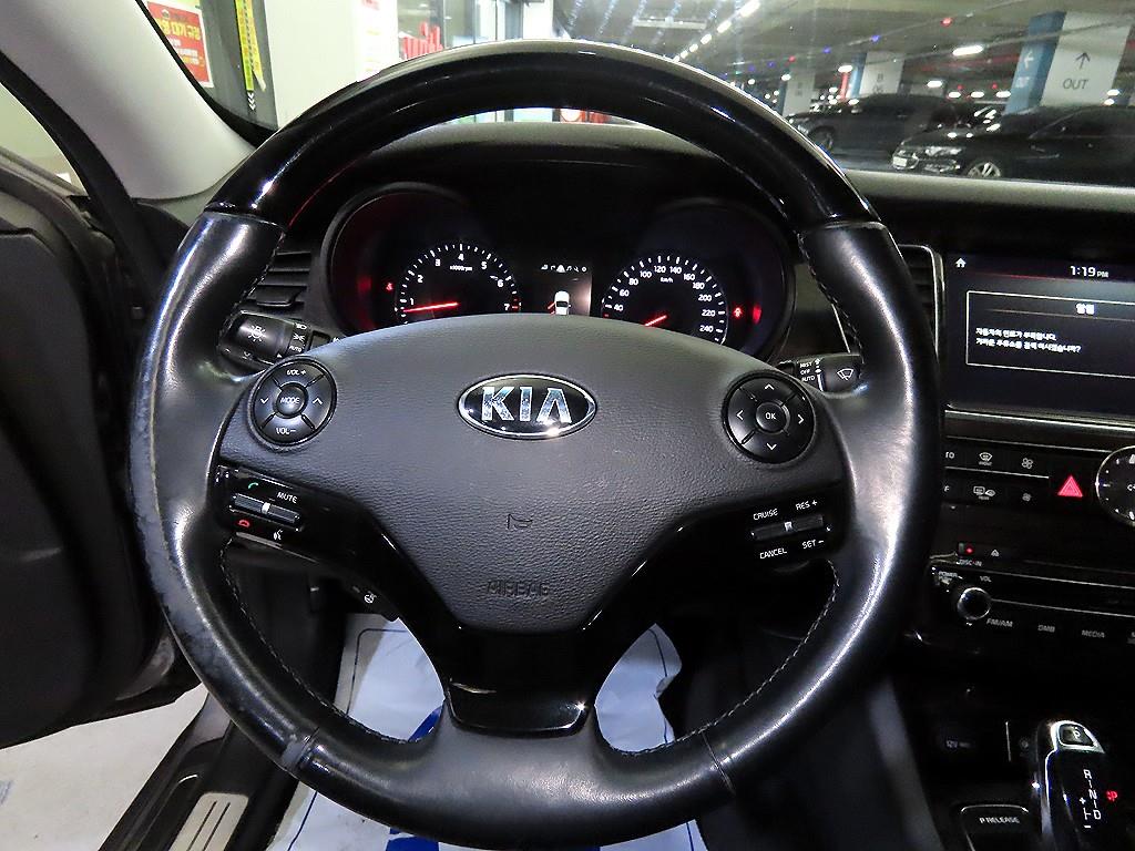 KIA K9 - Vista 8