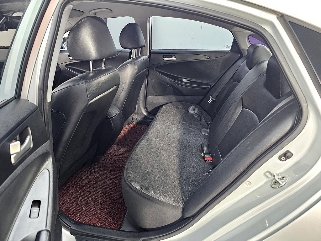 HYUNDAI Sonata - Vista 9