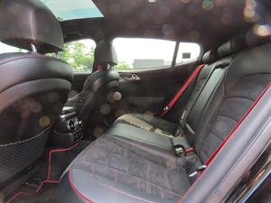KIA Stinger - Vista 12