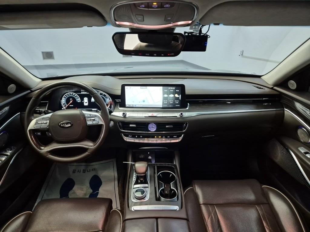 KIA K9 - Vista 9