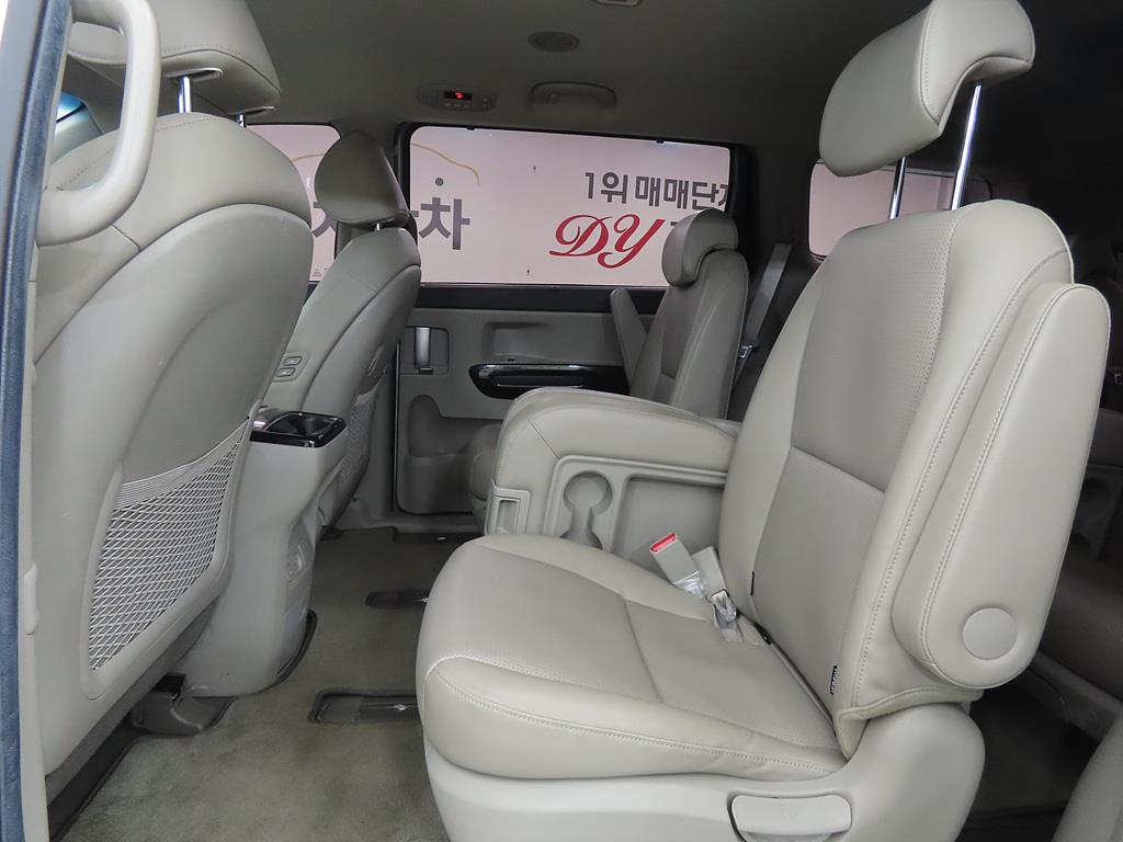 KIA Carnival - Vista 6