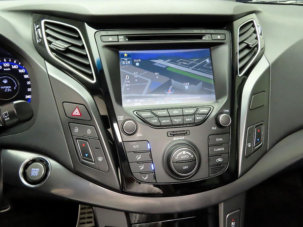 HYUNDAI i40 - Vista 9