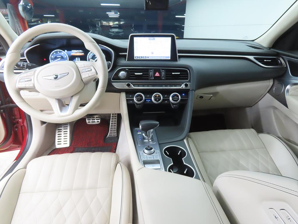 Genesis G70 - Vista 7