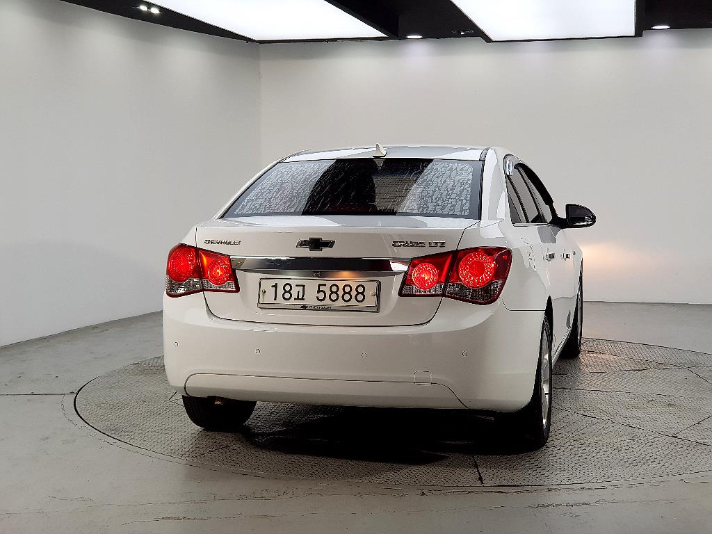 Chevrolet Cruise - Vista 3