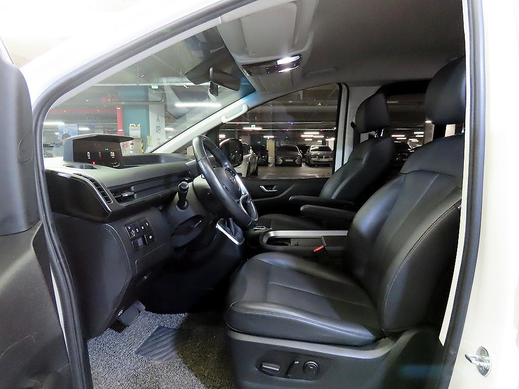 HYUNDAI Staria - Vista 6