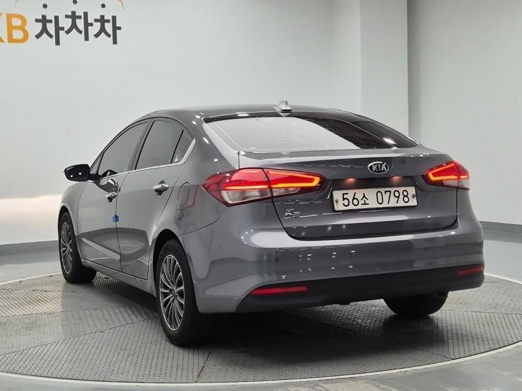 KIA K3 - Vista 2