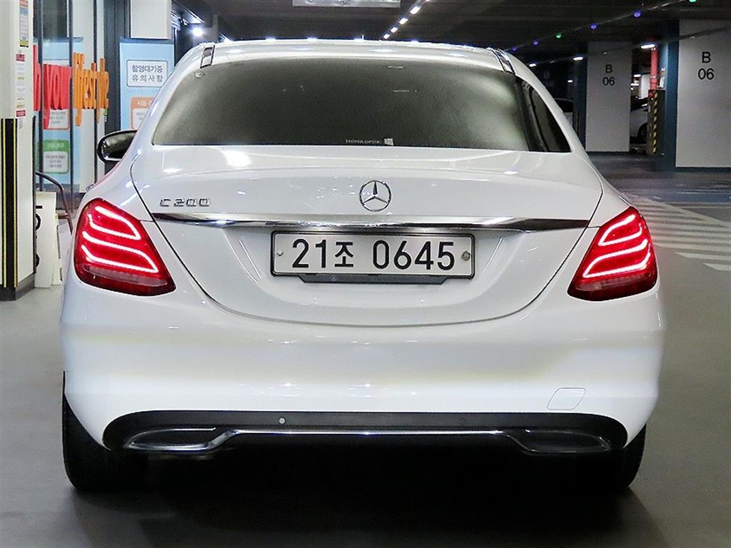 Mercedes Benz C Class - Vista 5