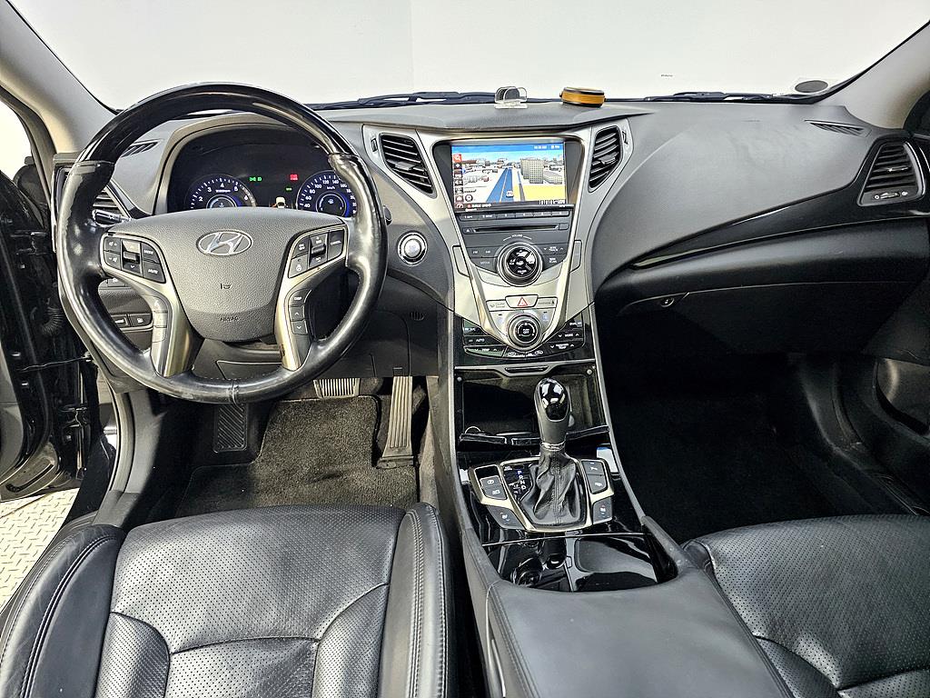 HYUNDAI Grandeur - Vista 5