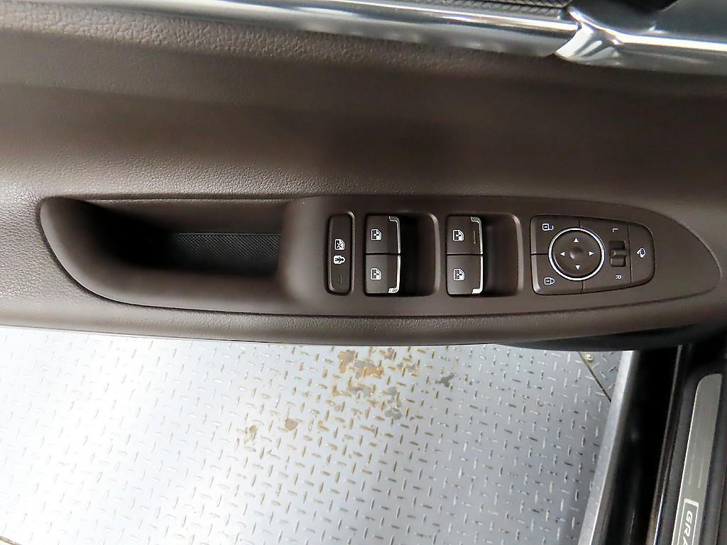 HYUNDAI Grandeur - Vista 11