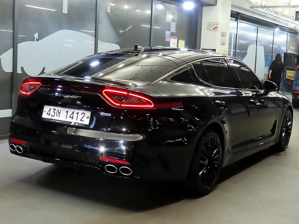 KIA Stinger - Vista 4